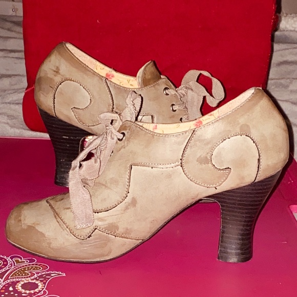 Beautiful Vintage style retro pinup Oxford pump shoes - Picture 2 of 9